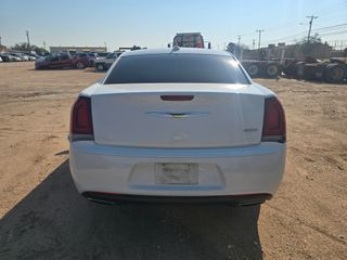 2019 Chrysler 300 Touring - Exterior Rear Center Image